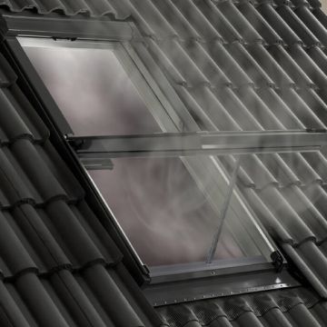 Keylite WCP 08 SVK Hi-Therm White 1m² Smoke Vent Centre Pivot Window