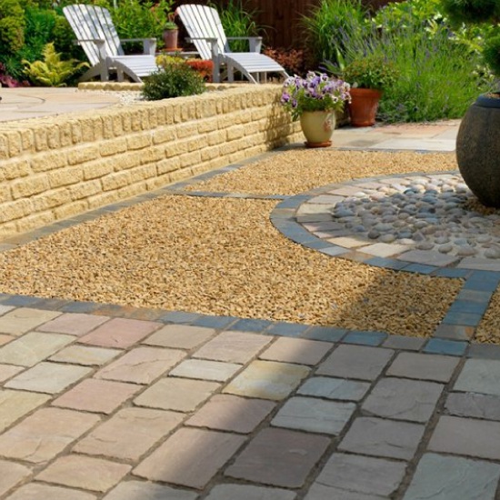 Pavestone Sandstone Setts - 200 x 100 x 20-30mm (Pack of 500) Lifestyle 1