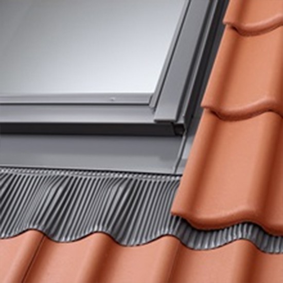 Velux EKW 2002M Tile Bottom & Middle Adjustable Flashing Element inc. BDX 2000 & Cover Plate (100 -160mm Gap)