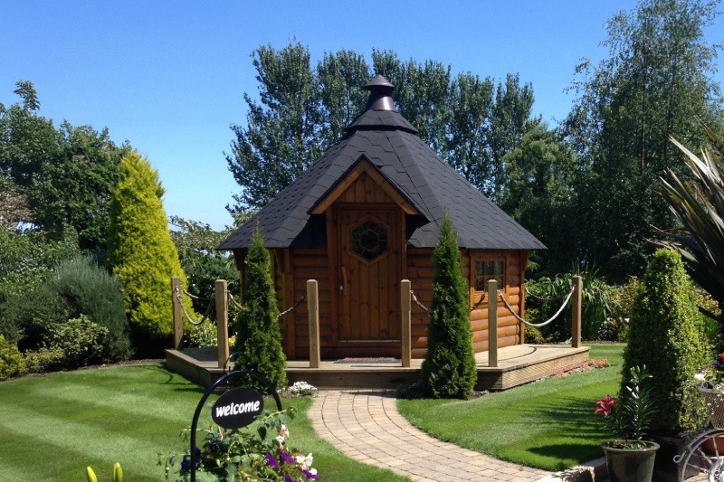 Garden with Decorative Summerhouse Garden with Decorative Summerhouse